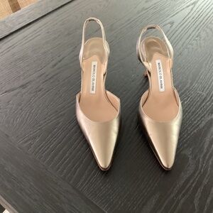 Manolo Blahnik Slingback Heels, champagne metallic, size 37.5